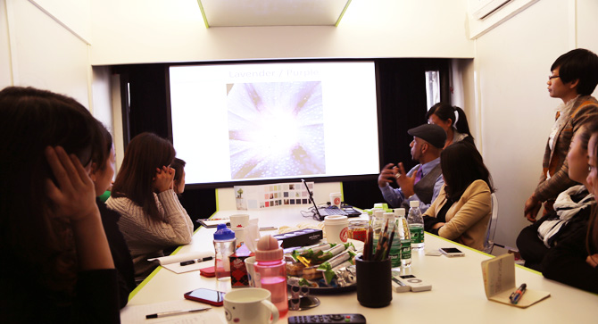 例外軟裝與加拿大著名設(shè)計(jì)師交流色彩設(shè)計(jì)