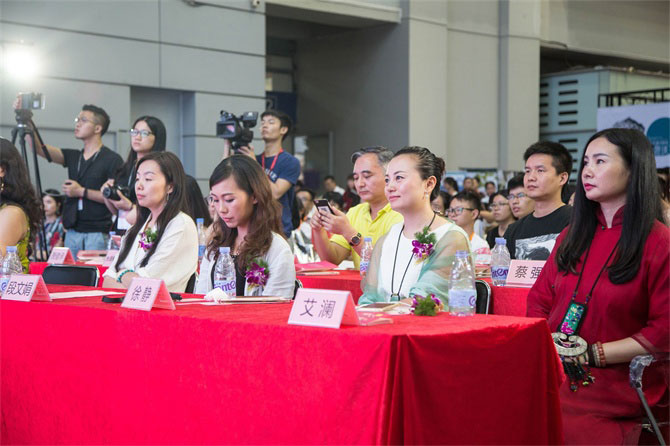 16（一路）有你，17（一起）同行-別墅設(shè)計(jì),軟裝設(shè)計(jì),室內(nèi)設(shè)計(jì),豪宅設(shè)計(jì),深圳例外軟裝設(shè)計(jì)公司