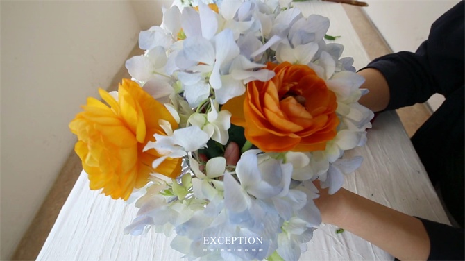 【幾分鐘.軟裝課堂】她用3分鐘搞定一個浪漫花球，就憑這些？-別墅設(shè)計,軟裝設(shè)計,室內(nèi)設(shè)計,豪宅設(shè)計,深圳例外軟裝設(shè)計公司