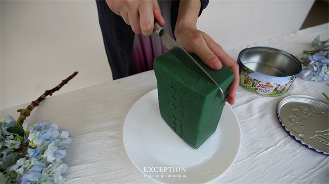 【幾分鐘.軟裝課堂】她用3分鐘搞定一個浪漫花球，就憑這些？-別墅設(shè)計,軟裝設(shè)計,室內(nèi)設(shè)計,豪宅設(shè)計,深圳例外軟裝設(shè)計公司