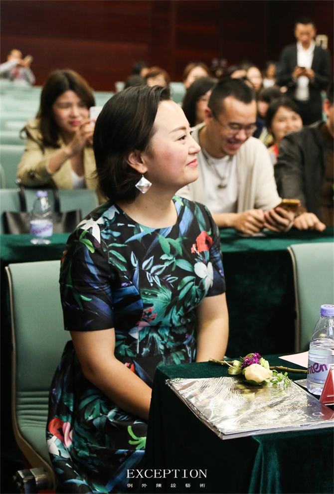 “十雅”魅力綻放，你們注意到女神手上的藍(lán)色錦魚(yú)了嗎？-別墅設(shè)計(jì),軟裝設(shè)計(jì),室內(nèi)設(shè)計(jì),豪宅設(shè)計(jì),深圳例外軟裝設(shè)計(jì)公司