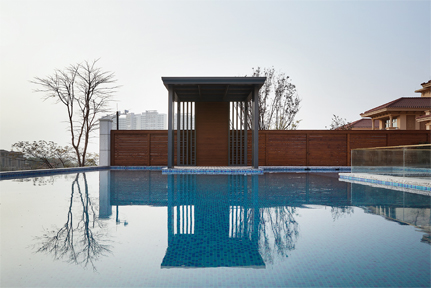 住進這座別墅，像蜂巢一樣有安全感